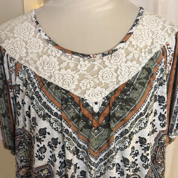 Cato Multicolor Paisley Blouse with Lace Detail - Picture 3 of 6